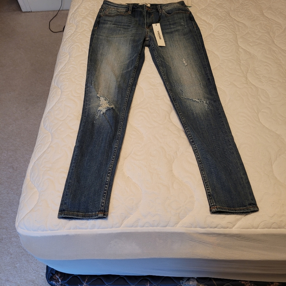 Vigoss Jagger Mid rise distressed skinny blue jeans. Size 30. - Picture 9 of 11
